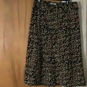 Christopher Banks Size 6 Skirt. Like new.
